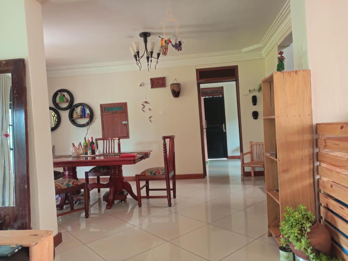 Aivilo Home Entebbe Dış mekan fotoğraf