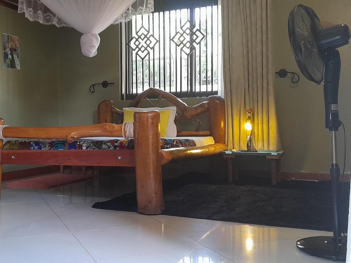 Aivilo Home Entebbe Dış mekan fotoğraf